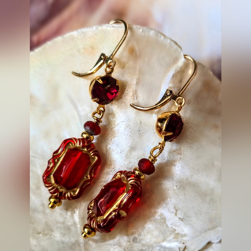 Victorian Red Ornate & Swarovski Ruby Crystal In Gold Plated Earrings - Picture 4 of 7
